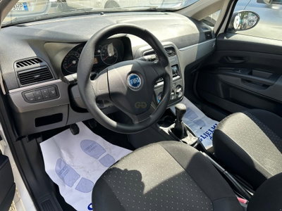 Fiat Grande Punto 1.3 MJT 75 CV 3 porte (9)