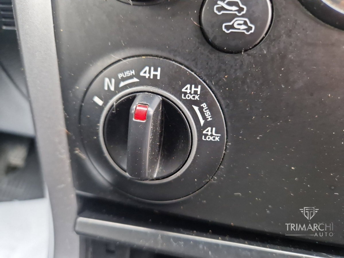 Suzuki Grand Vitara 1.9 DDiS 5 porte Evolution (12)