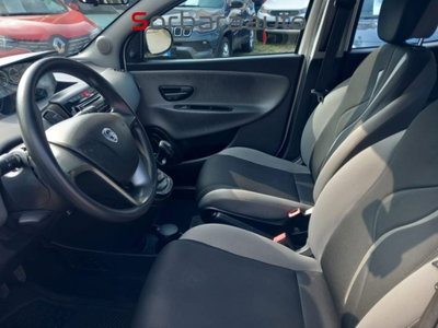 Lancia Ypsilon 1.2 69 CV 5 porte Silver (11)