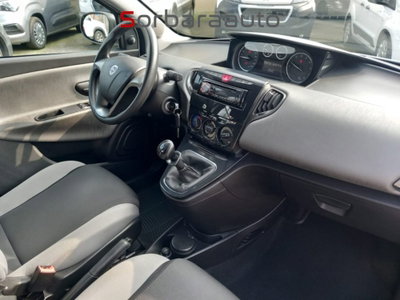 Lancia Ypsilon 1.2 69 CV 5 porte Silver (16)