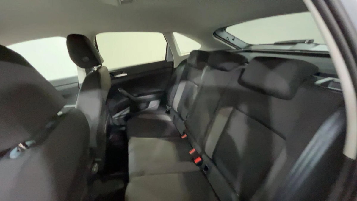Volkswagen Taigo 1.0 tsi Edition 95cv (8)