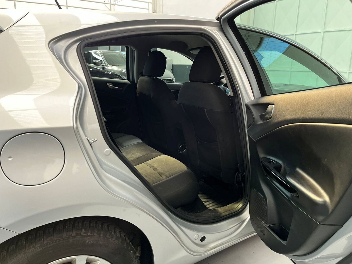 Alfa Romeo Giulietta 1.6 JTDm-2 Exclusive (11)