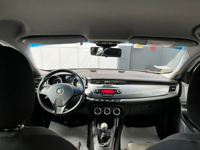 Alfa Romeo Giulietta 1.6 JTDm-2 Exclusive (5)