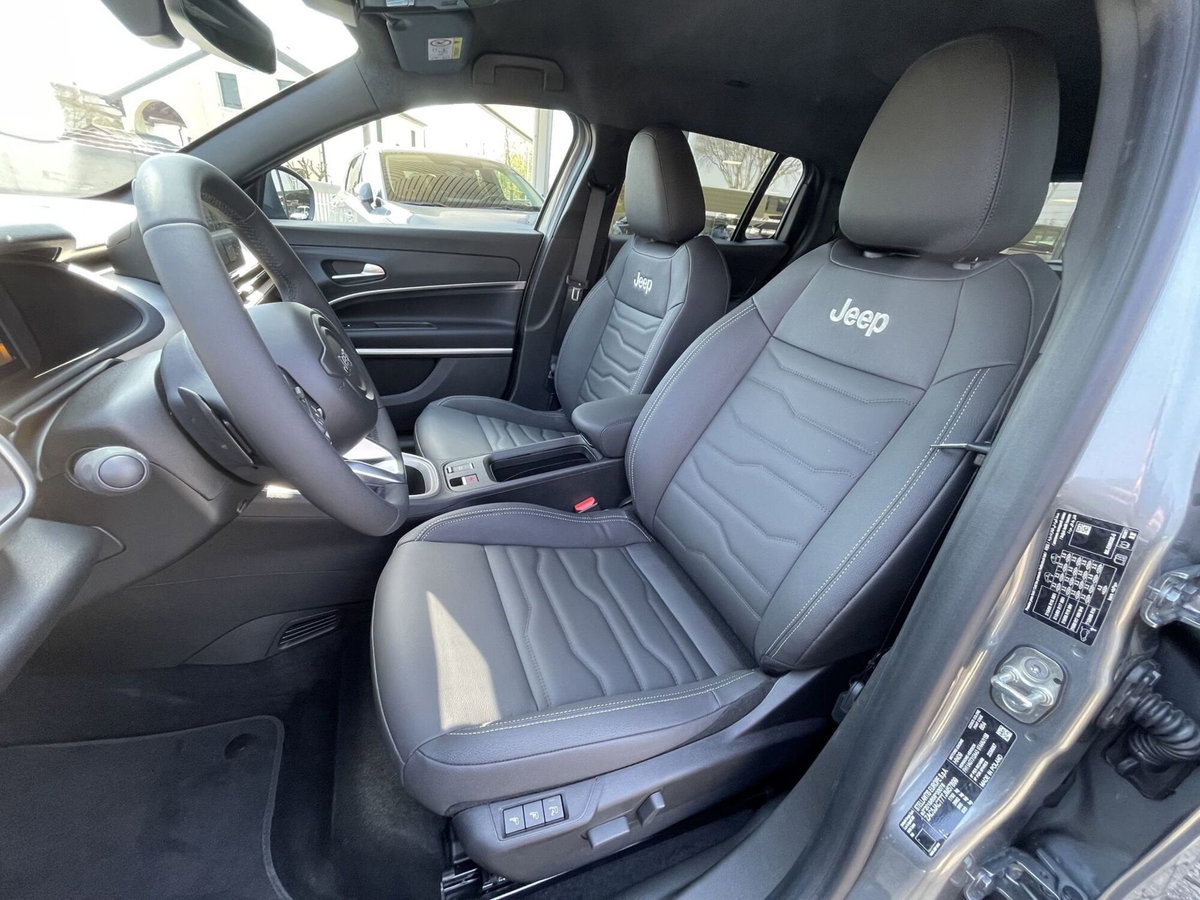Jeep Avenger full-electric Summit fwd 156cv auto (16)