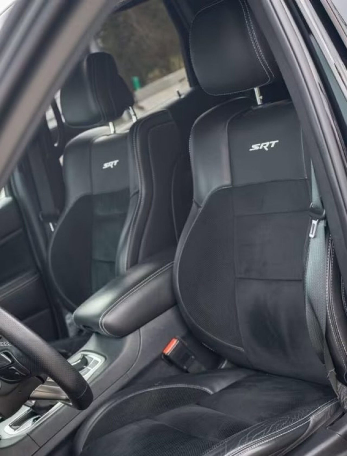 Jeep Grand Cherokee 6.4 V8 HEMI SRT (10)