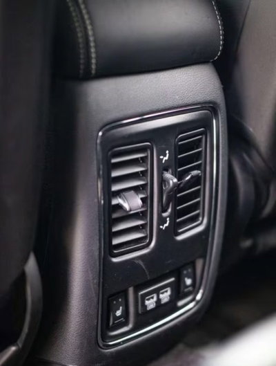 Jeep Grand Cherokee 6.4 V8 HEMI SRT (12)