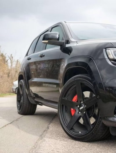 Jeep Grand Cherokee 6.4 V8 HEMI SRT (5)