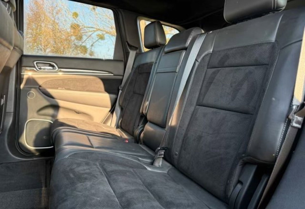 Jeep Grand Cherokee 6.4 V8 HEMI SRT (15)