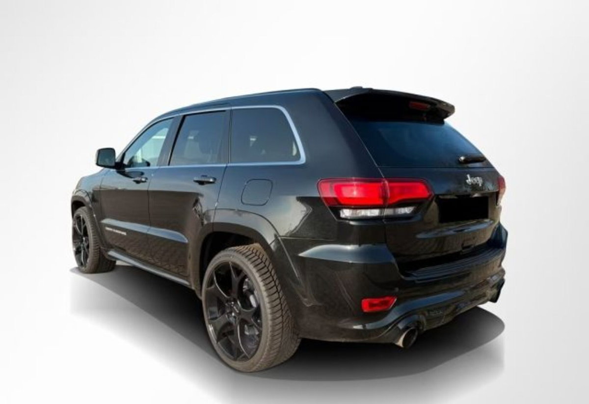 Jeep Grand Cherokee 6.4 V8 HEMI SRT (2)
