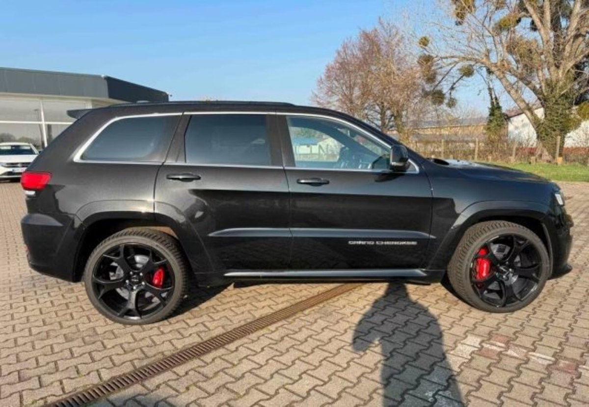 Jeep Grand Cherokee 6.4 V8 HEMI SRT (5)