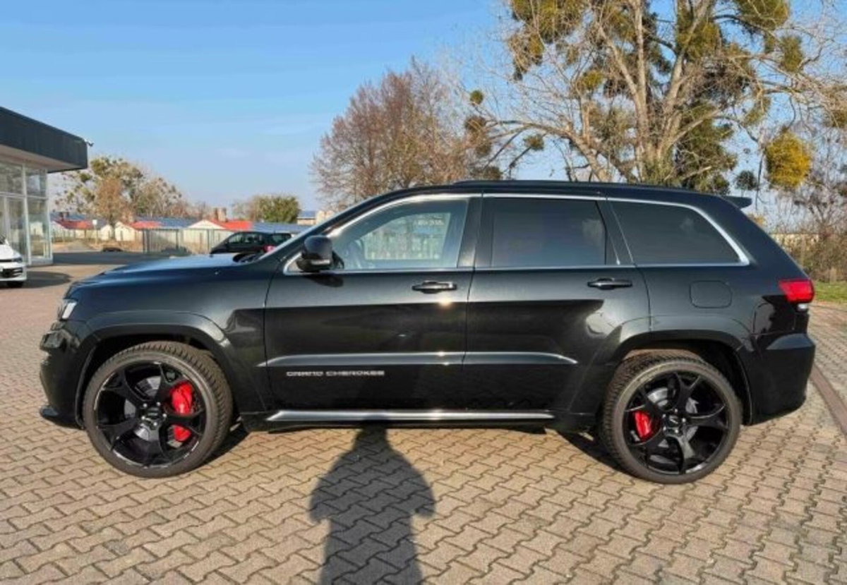 Jeep Grand Cherokee 6.4 V8 HEMI SRT (6)