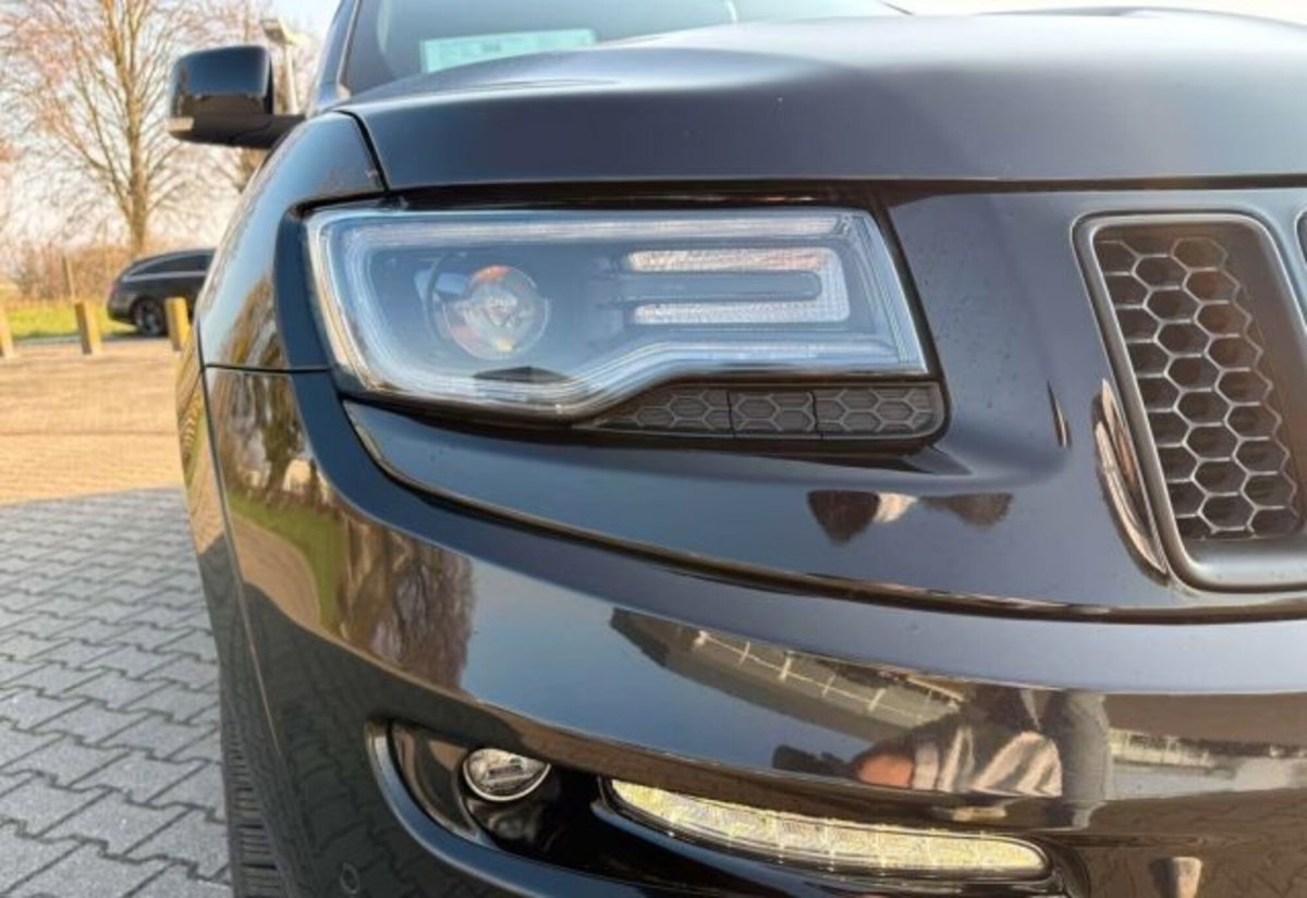 Jeep Grand Cherokee 6.4 V8 HEMI SRT (7)