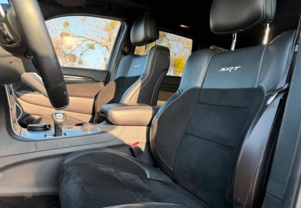Jeep Grand Cherokee 6.4 V8 HEMI SRT (9)