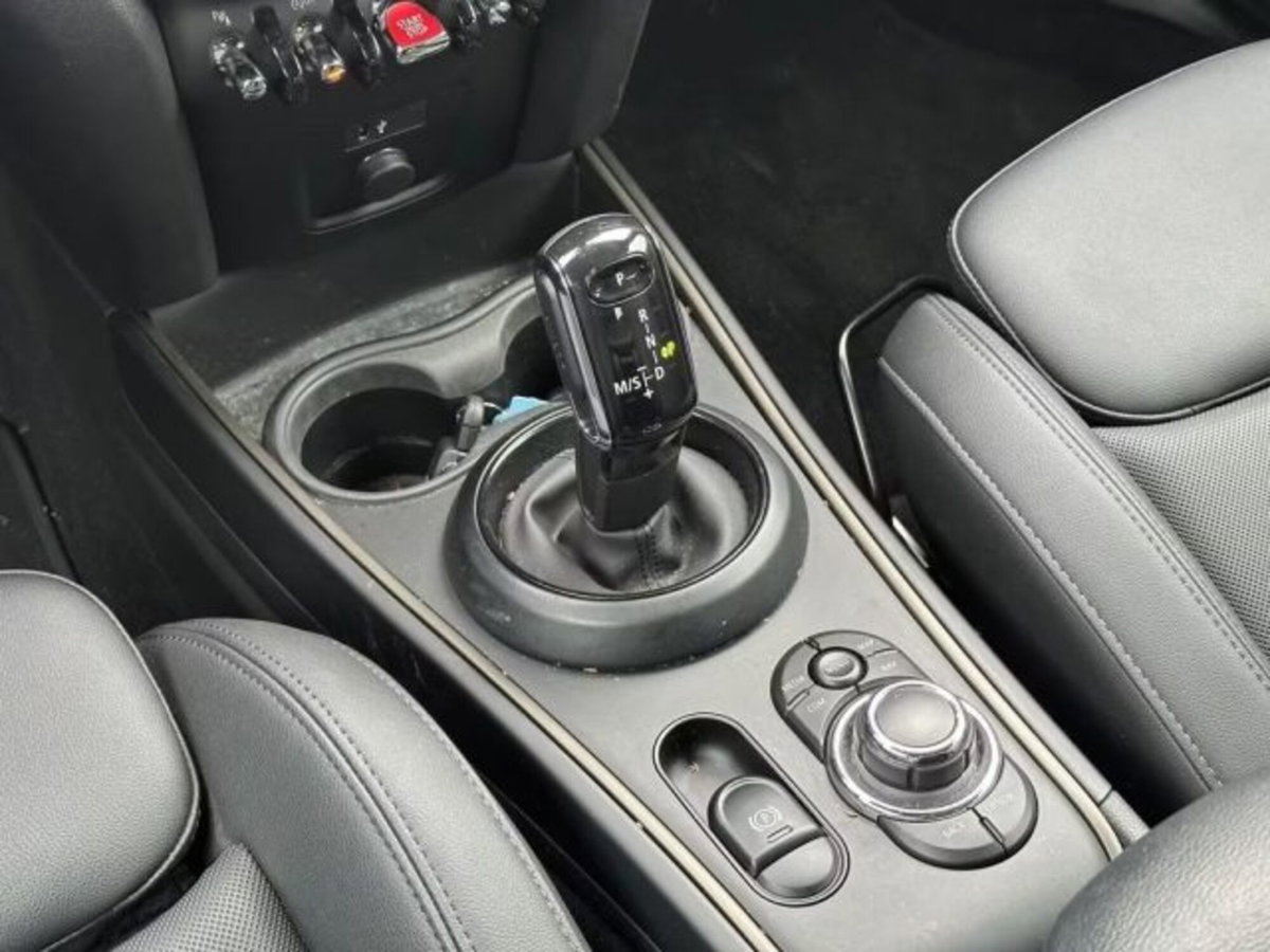 MINI Mini Countryman 2.0 Cooper D Essential Countryman (13)