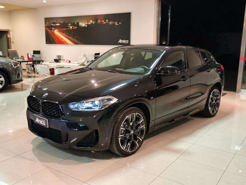 BMW X2 sDrive18d Goldplay Edition