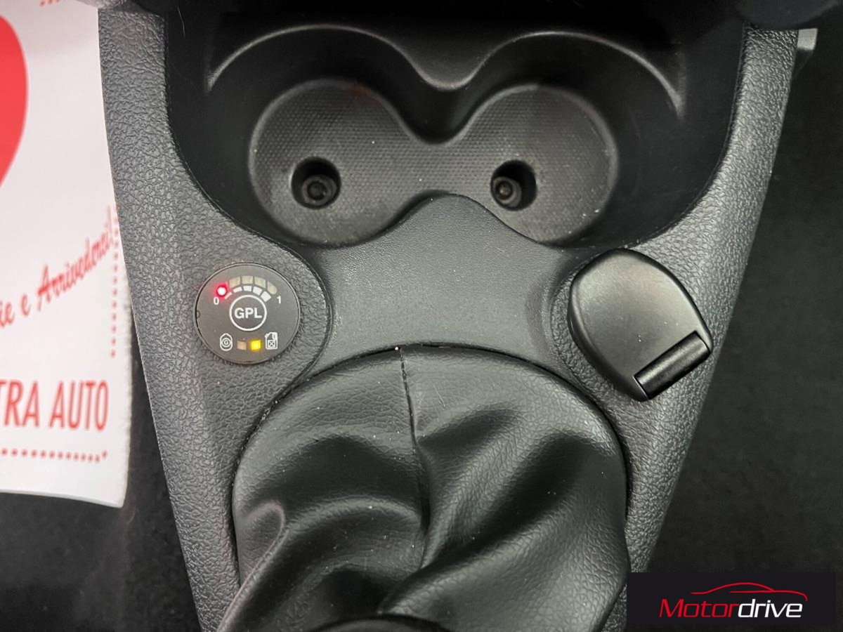 Dacia Sandero 0.9 TCe 12V T-GPL 90CV Start&Stop SS Ambiance Family (12)