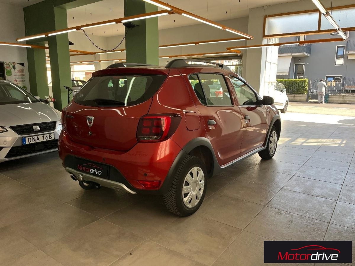 Dacia Sandero 0.9 TCe 12V T-GPL 90CV Start&Stop SS Ambiance Family (4)
