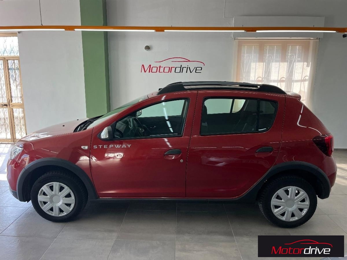 Dacia Sandero 0.9 TCe 12V T-GPL 90CV Start&Stop SS Ambiance Family (6)