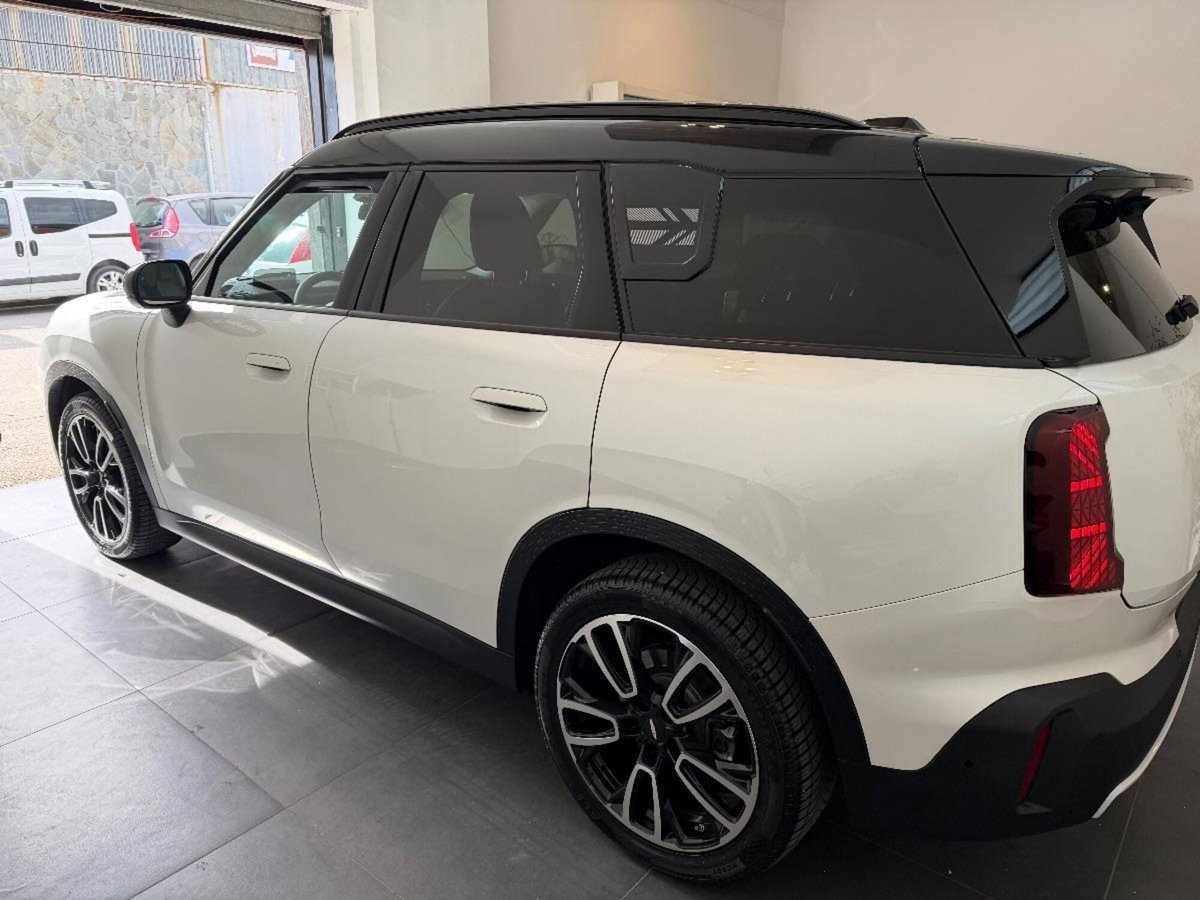 MINI Mini Countryman SE Favoured all4 (5)