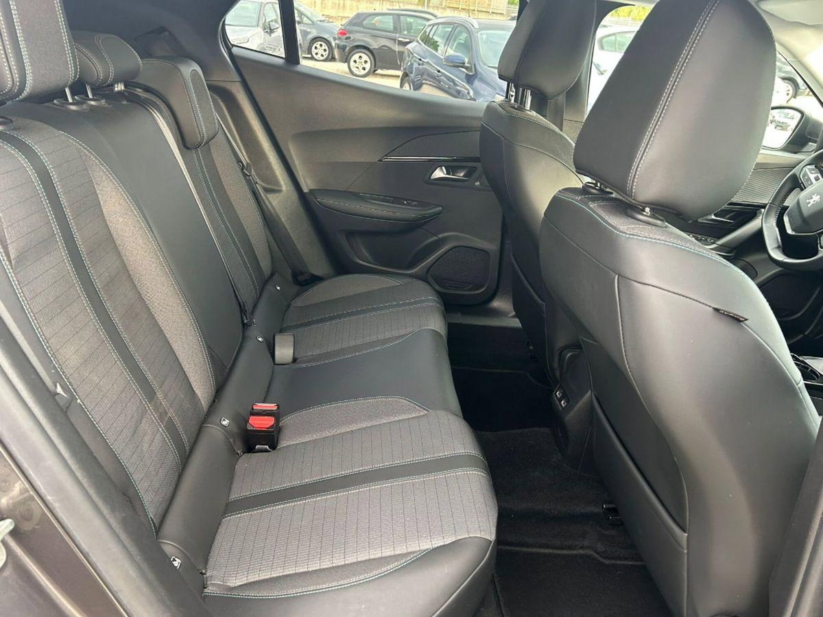 Peugeot 2008 BlueHDi 110 S&S Allure (7)
