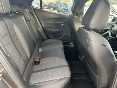 Peugeot 2008 BlueHDi 110 S&S Allure (7)