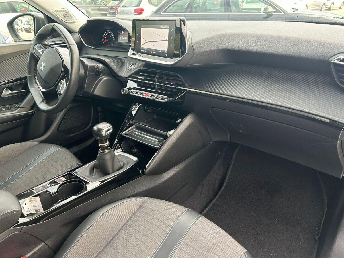 Peugeot 2008 BlueHDi 110 S&S Allure (8)