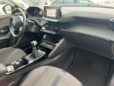 Peugeot 2008 BlueHDi 110 S&S Allure (8)