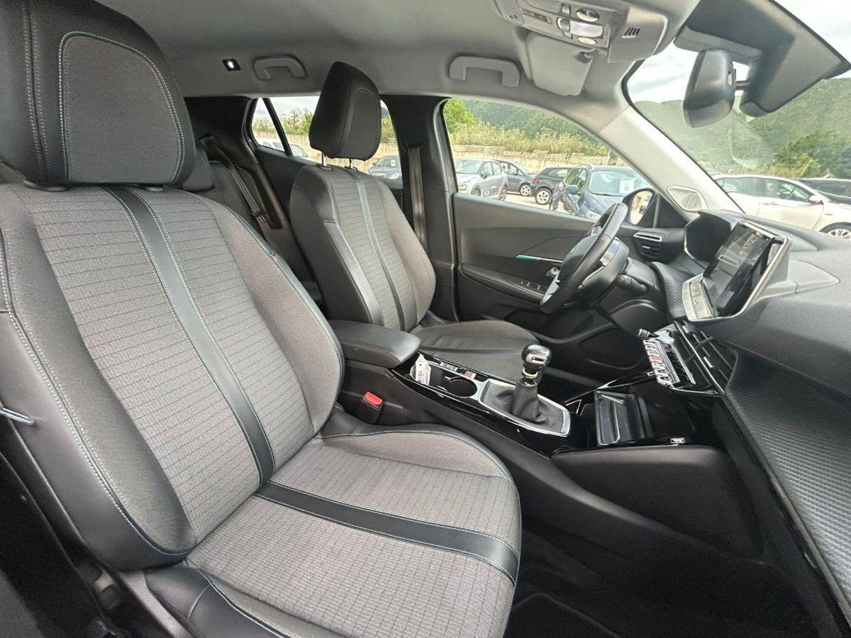 Peugeot 2008 BlueHDi 110 S&S Allure (9)
