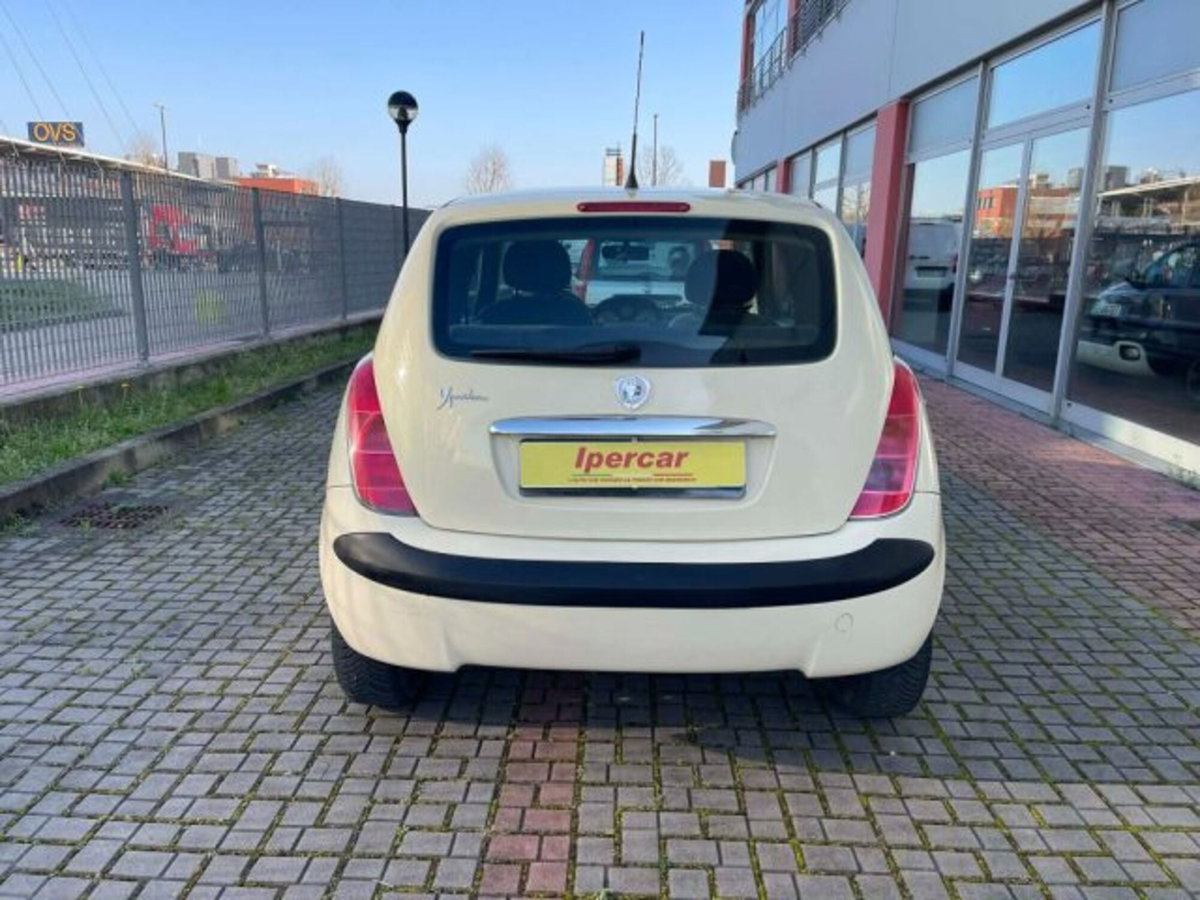 Lancia Ypsilon 1.2 Argento (6)