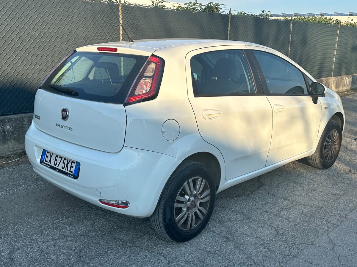 Fiat Punto 1.4 8V 5 porte Natural Power Lounge (16)
