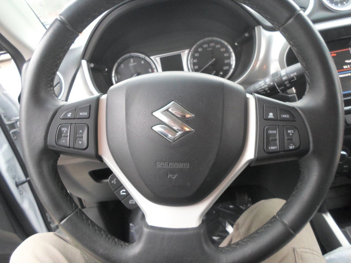 Suzuki Vitara 1.6 DDiS 4WD AllGrip DCT V-Top (17)