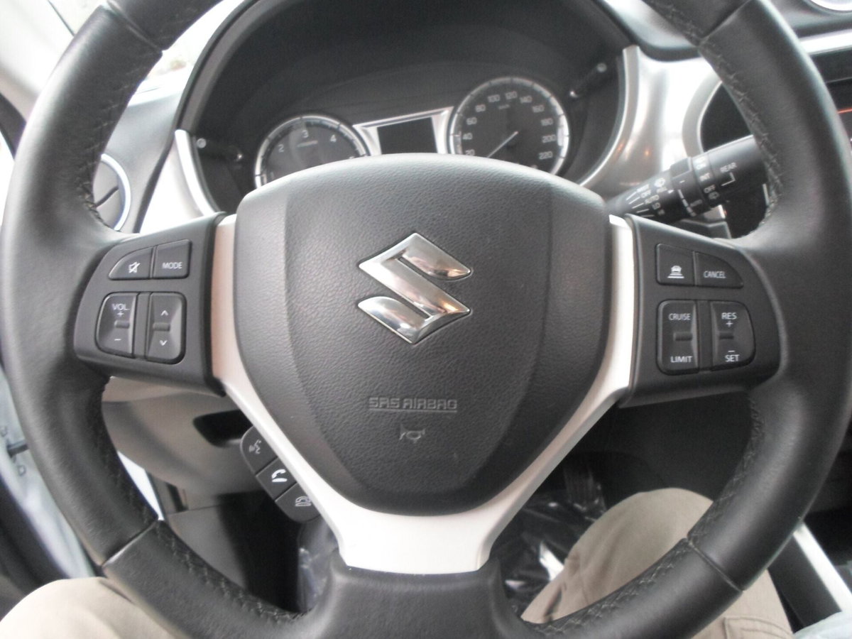 Suzuki Vitara 1.6 DDiS 4WD AllGrip DCT V-Top (18)