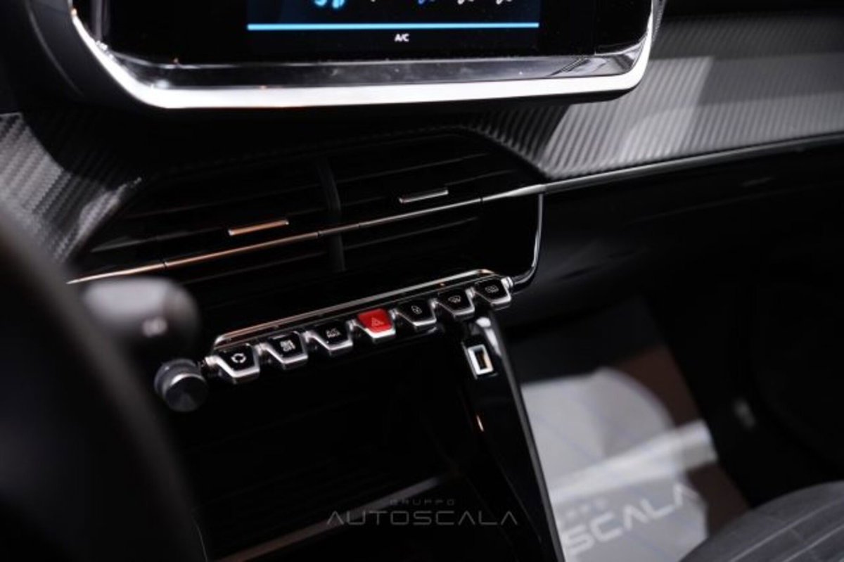 Peugeot 208 1.2 puretech Active s&s 75cv (14)