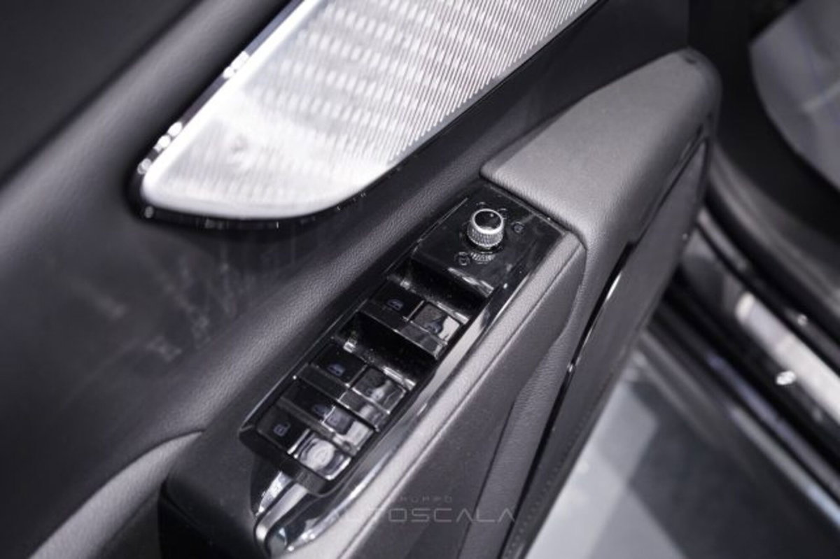 Maserati Grecale 2.0 MHEV 300 CV GT PrimaSerie (10)