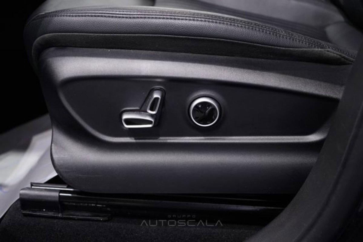 Maserati Grecale 2.0 MHEV 300 CV GT PrimaSerie (15)
