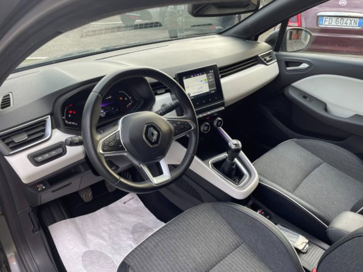 Renault Clio 1.0 tce Techno Gpl 100cv (8)