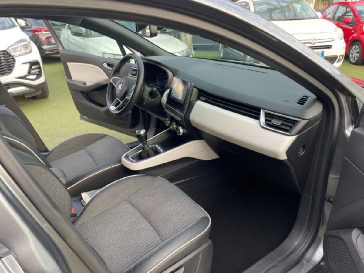 Renault Clio 1.0 tce Techno Gpl 100cv (9)