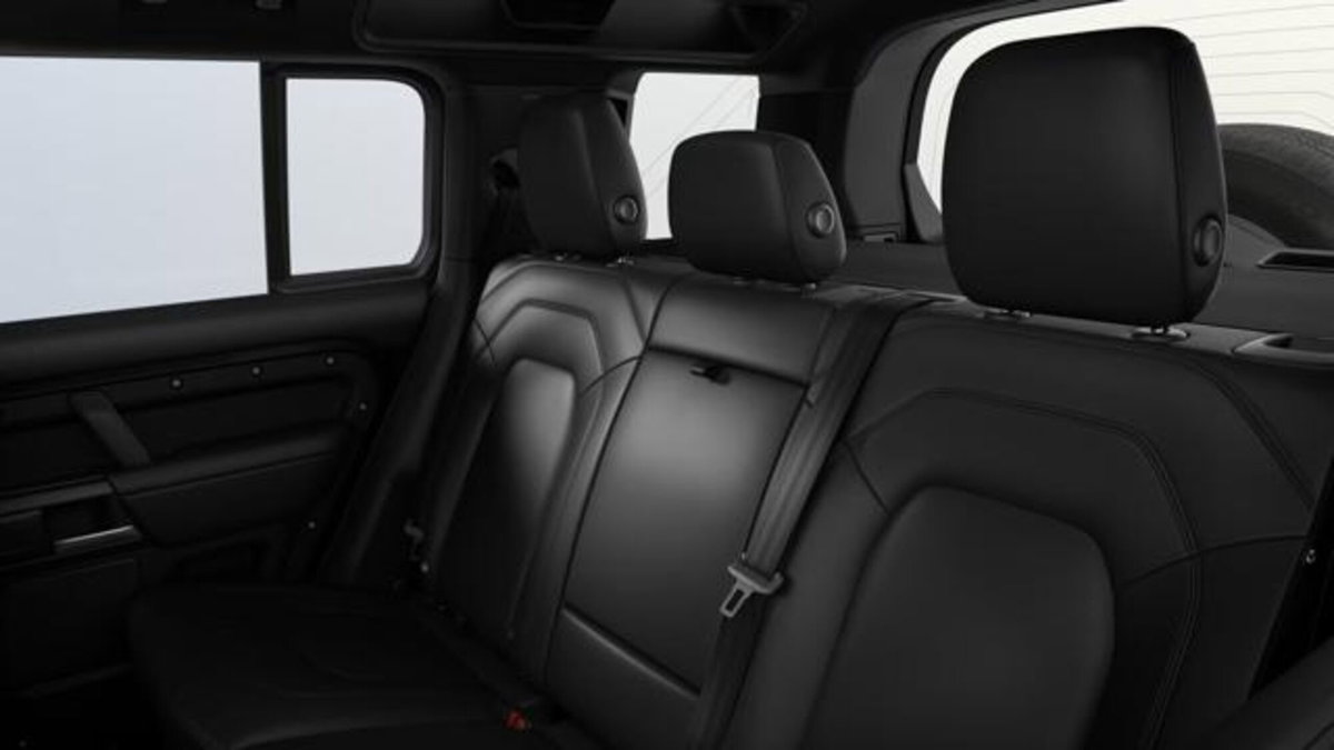 Land Rover Defender 110 3.0d i6 mhev X-Dynamic SE awd 200cv auto (5)