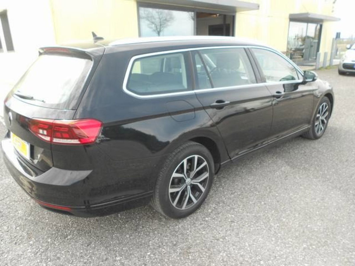 Volkswagen Passat Variant 2.0 TDI SCR EVO DSG Business (4)