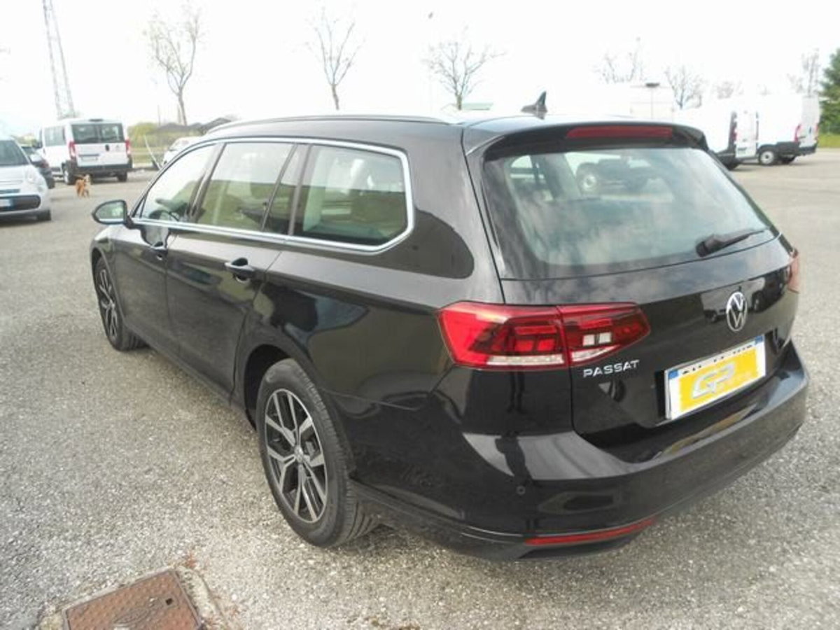 Volkswagen Passat Variant 2.0 TDI SCR EVO DSG Business (5)