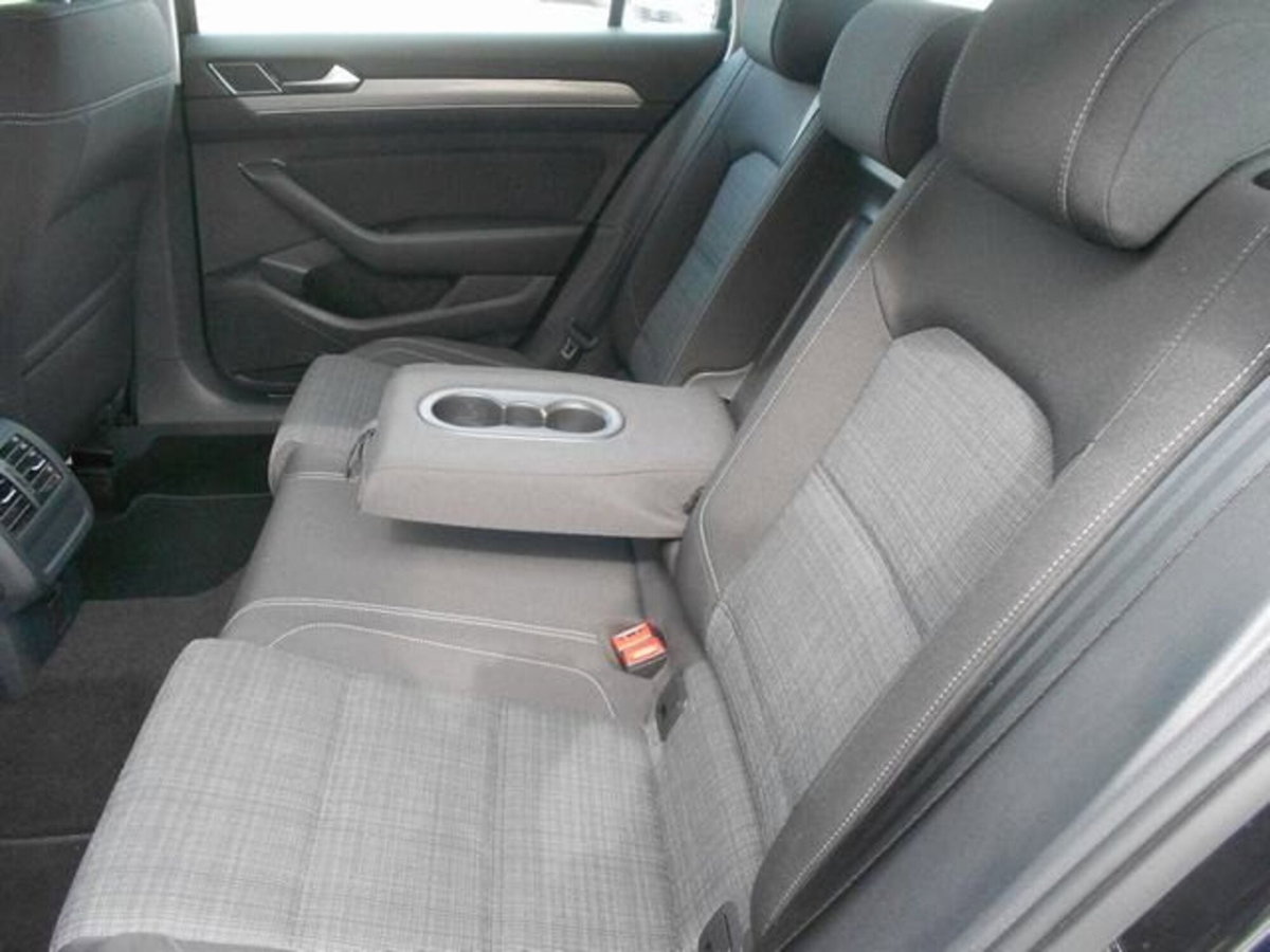 Volkswagen Passat Variant 2.0 TDI SCR EVO DSG Business (7)