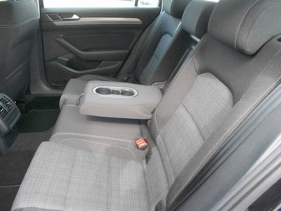 Volkswagen Passat Variant 2.0 TDI SCR EVO DSG Business (7)