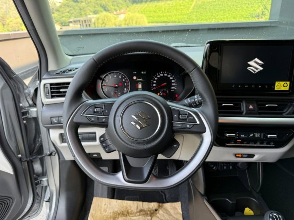 Suzuki Swift 1.2h Top 4wd allgrip (8)