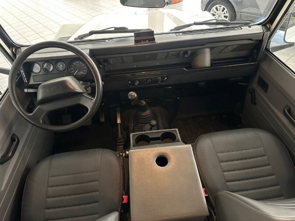 Land Rover Defender 90 2.5 Td5 Station Wagon (11)