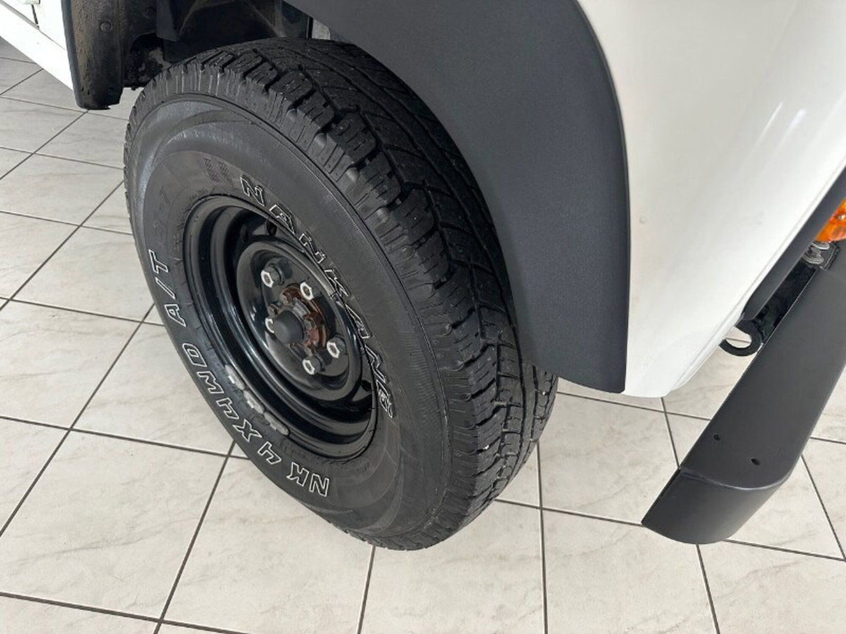 Land Rover Defender 90 2.5 Td5 Station Wagon (20)