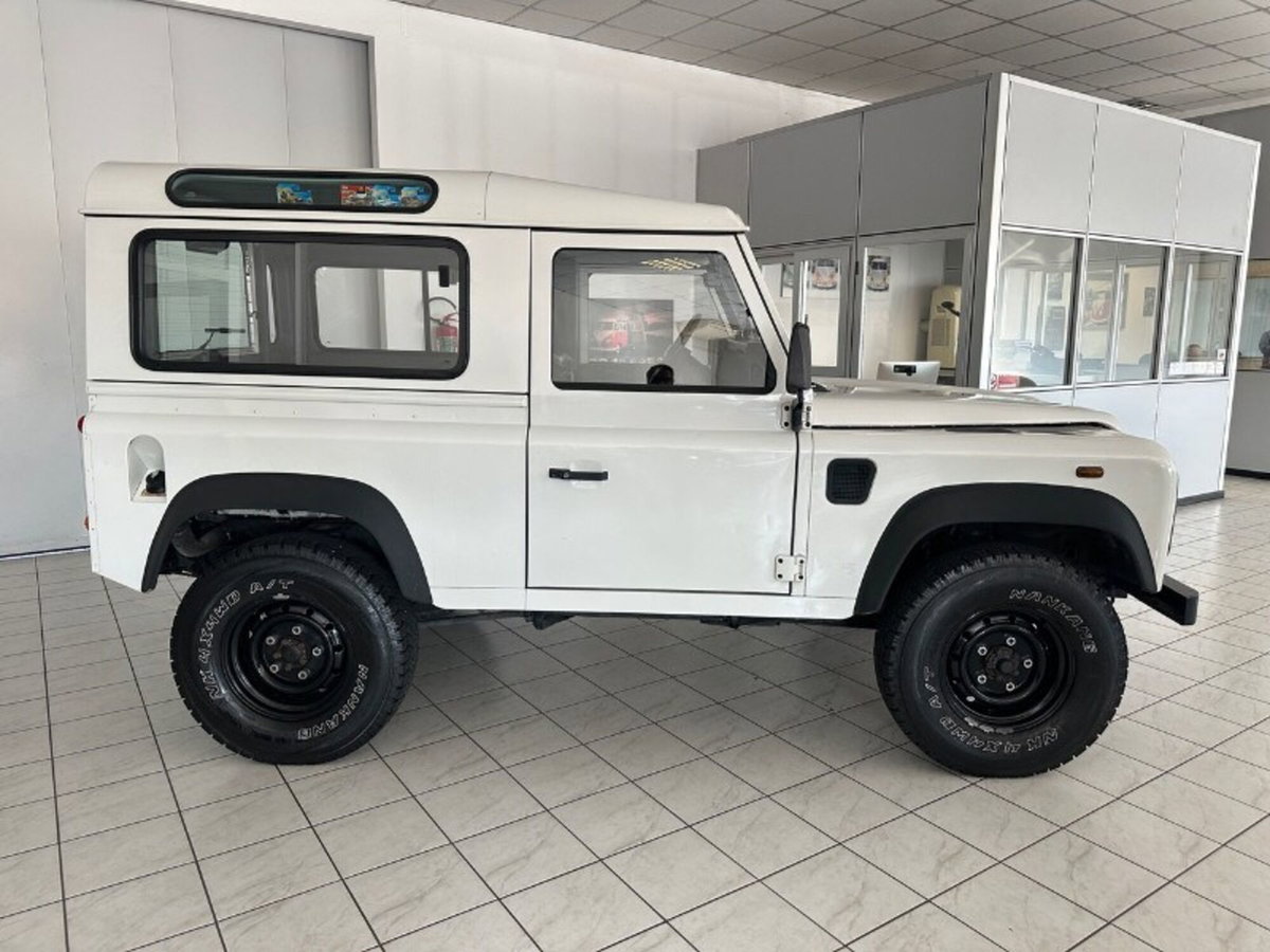 Land Rover Defender 90 2.5 Td5 Station Wagon (4)