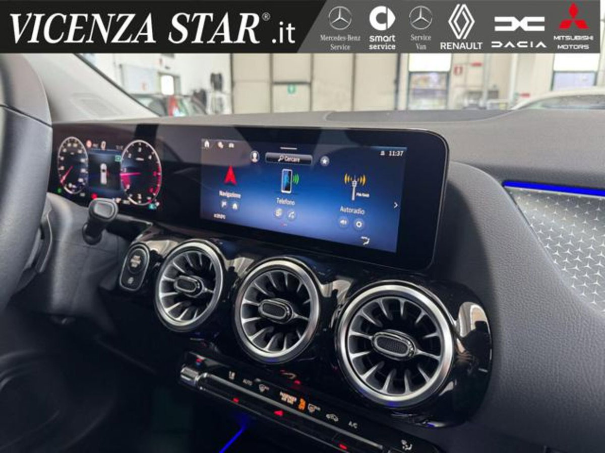 Mercedes-Benz GLA SUV 200 d Advanced 4matic auto (11)