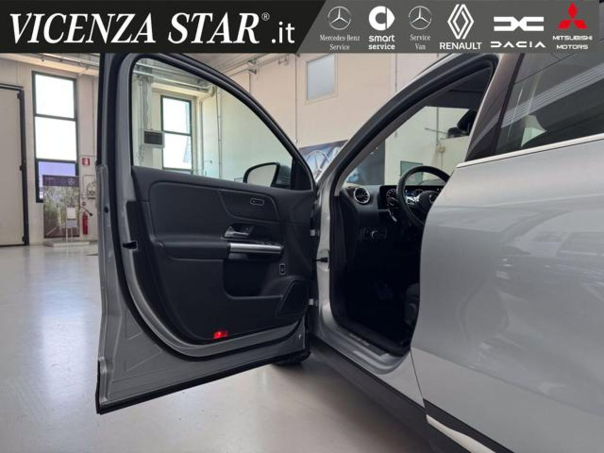 Mercedes-Benz GLA SUV 200 d Advanced 4matic auto (14)