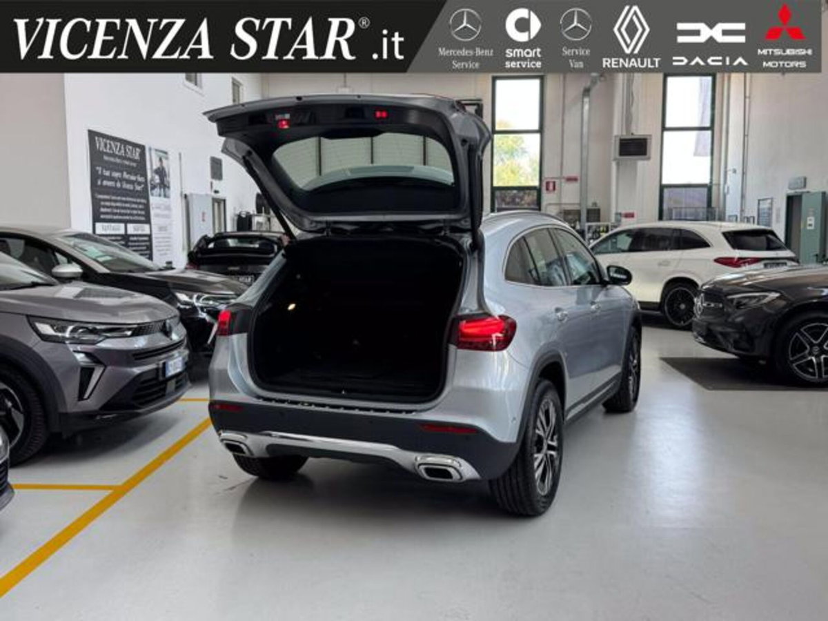 Mercedes-Benz GLA SUV 200 d Advanced 4matic auto (15)