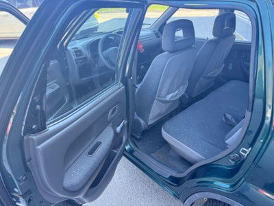 Suzuki Ignis 1.3i 16V cat 4WD GL (15)